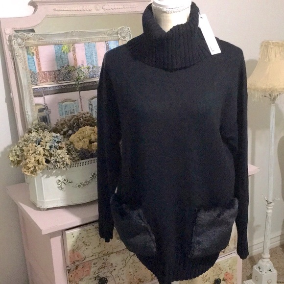 Love Token✨Marlene Faux Fur Pocket Turtleneck Long Sleeve Sweater Black Medium! - Picture 11 of 11